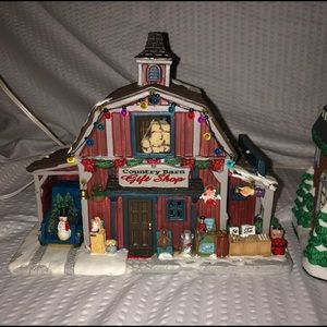 *RARE* Rare Coventry Cove Christmas Village  Barn